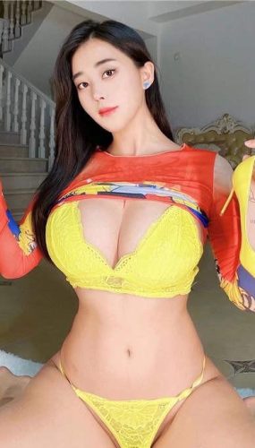 张老师 – 黄色外衣 [37P/12MB]