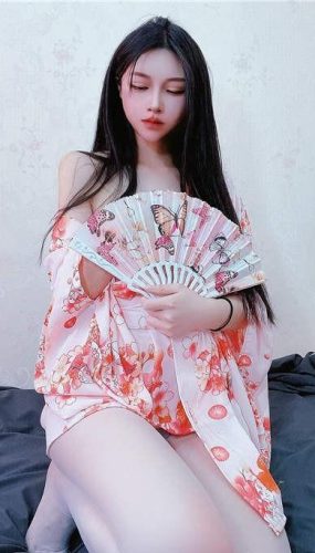 姐姐_LaLion – 白丝樱花和服 [35P/2V/45MB]